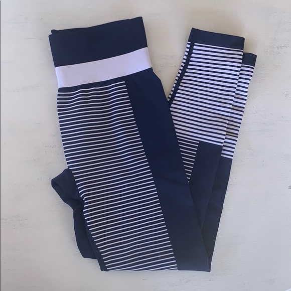 // CHAMPION HIGH RISE LEGGINGS // - Picture 5 of 7